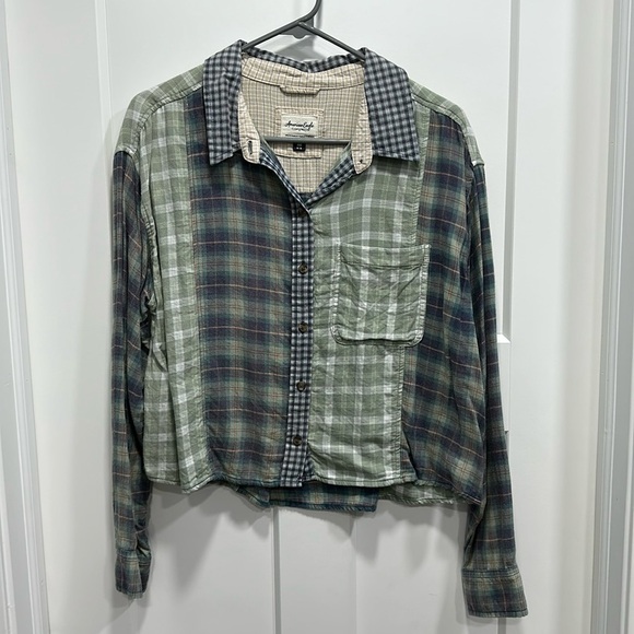 AEO Flannel Plaid Patchwork Button Down Cropped Shirt Size Medium - Picture 1 of 12